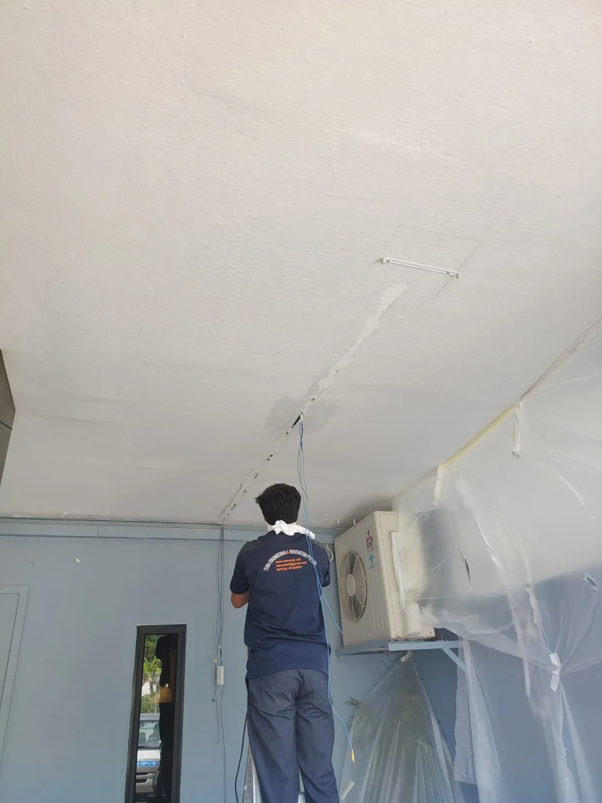 Master Bedroom Wall Before Painting